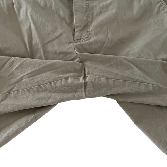 Dockers Mid Rise Curvy Shorts Beige Size 14 - Picture 4 of 8